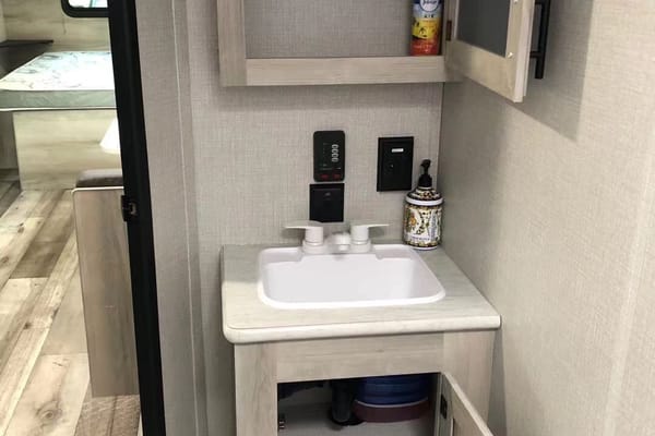 ZZ’s KZ Escape Travel Trailer