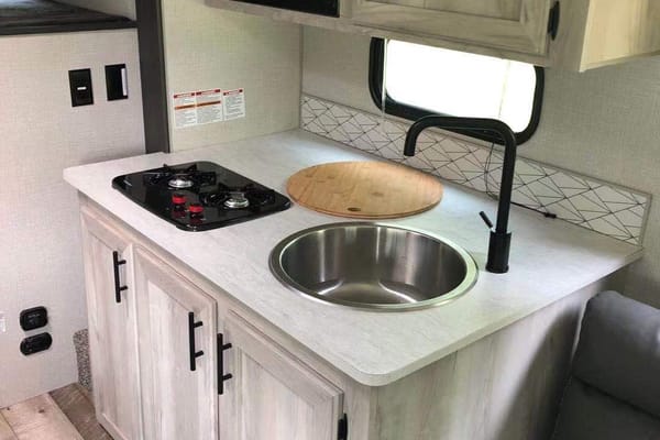 ZZ’s KZ Escape Travel Trailer