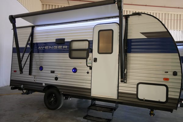 DISCOUNTED *SUV and VAN Towable AVENGER 16BH