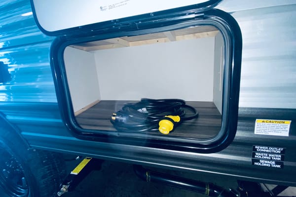DISCOUNTED *SUV and VAN Towable AVENGER 16BH