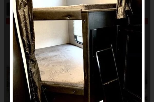 Fully Involved Trailer Rentals 2021 Grey Wolf Bunkhouse