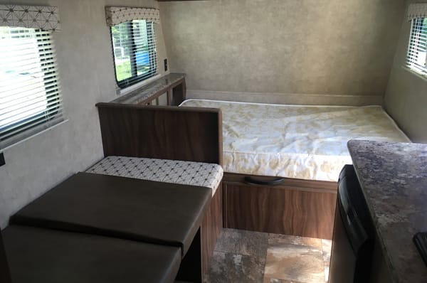 Solar Saga 17ft Camper (2017)