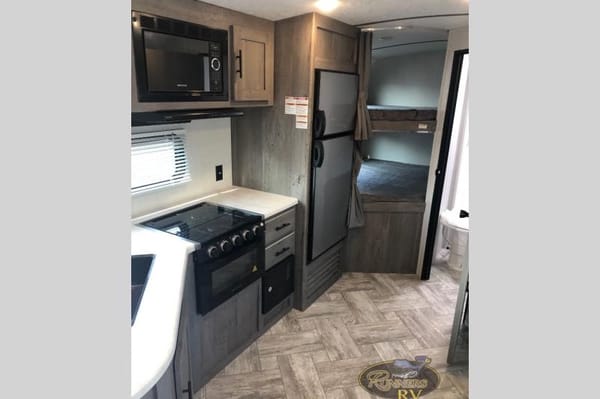 Wayne's Keystone Springdale 2400Bh Travel Trailer