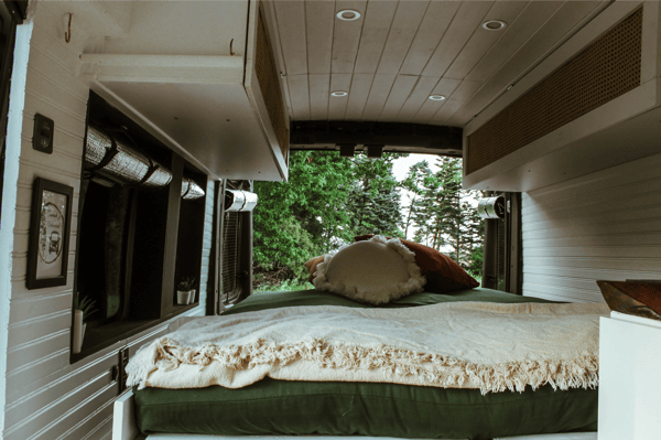 Nomad Untamed – 2015 Ford transit