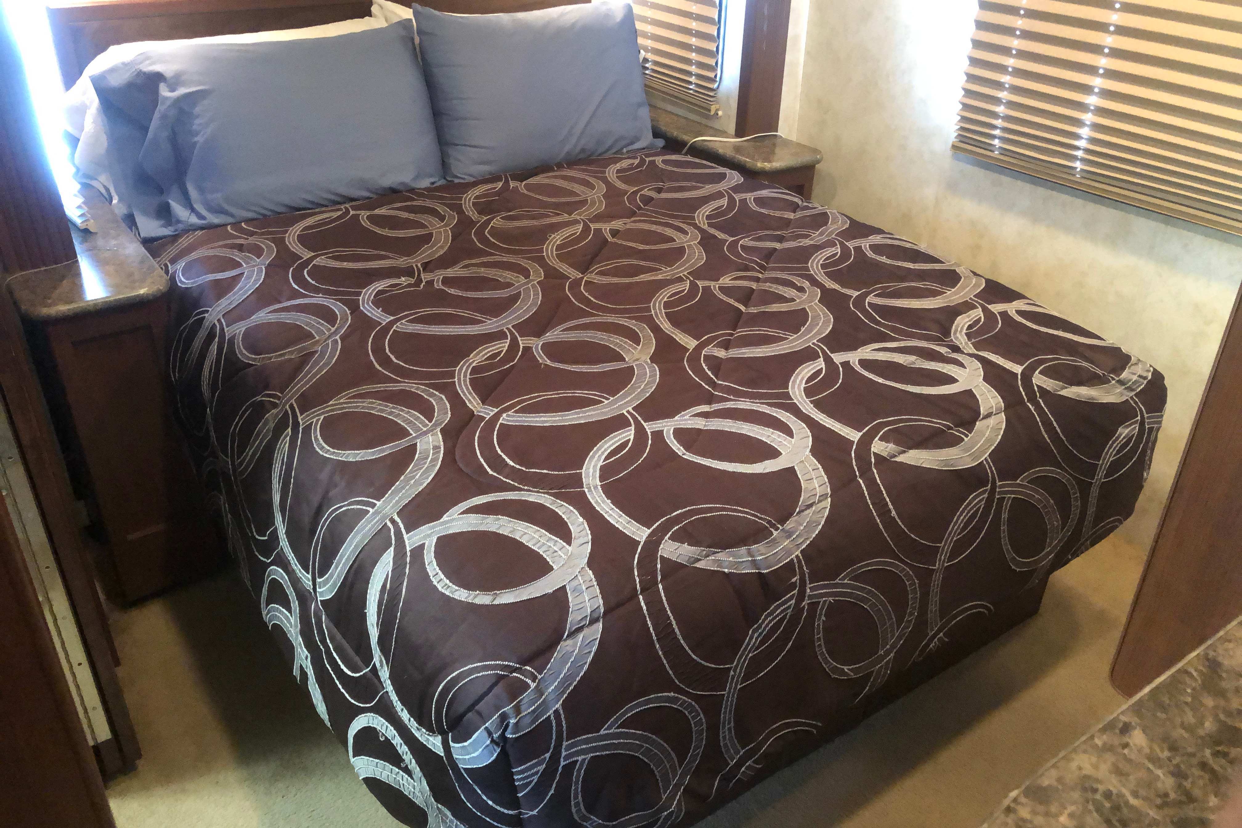 Kathleen 's Tioga  welcomes children and pets! (w/fee)  8-)