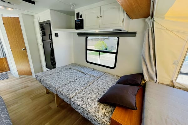 Newly Renovated 2010 Rockwood Roo Hybrid Trailer