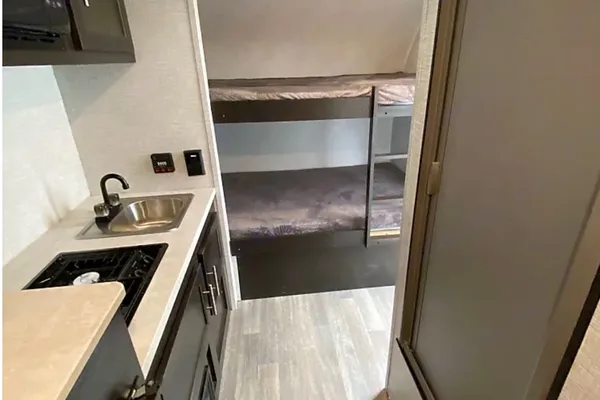 Braxton Bushwacker 17BH Micro Trailer, Sleeps 4!