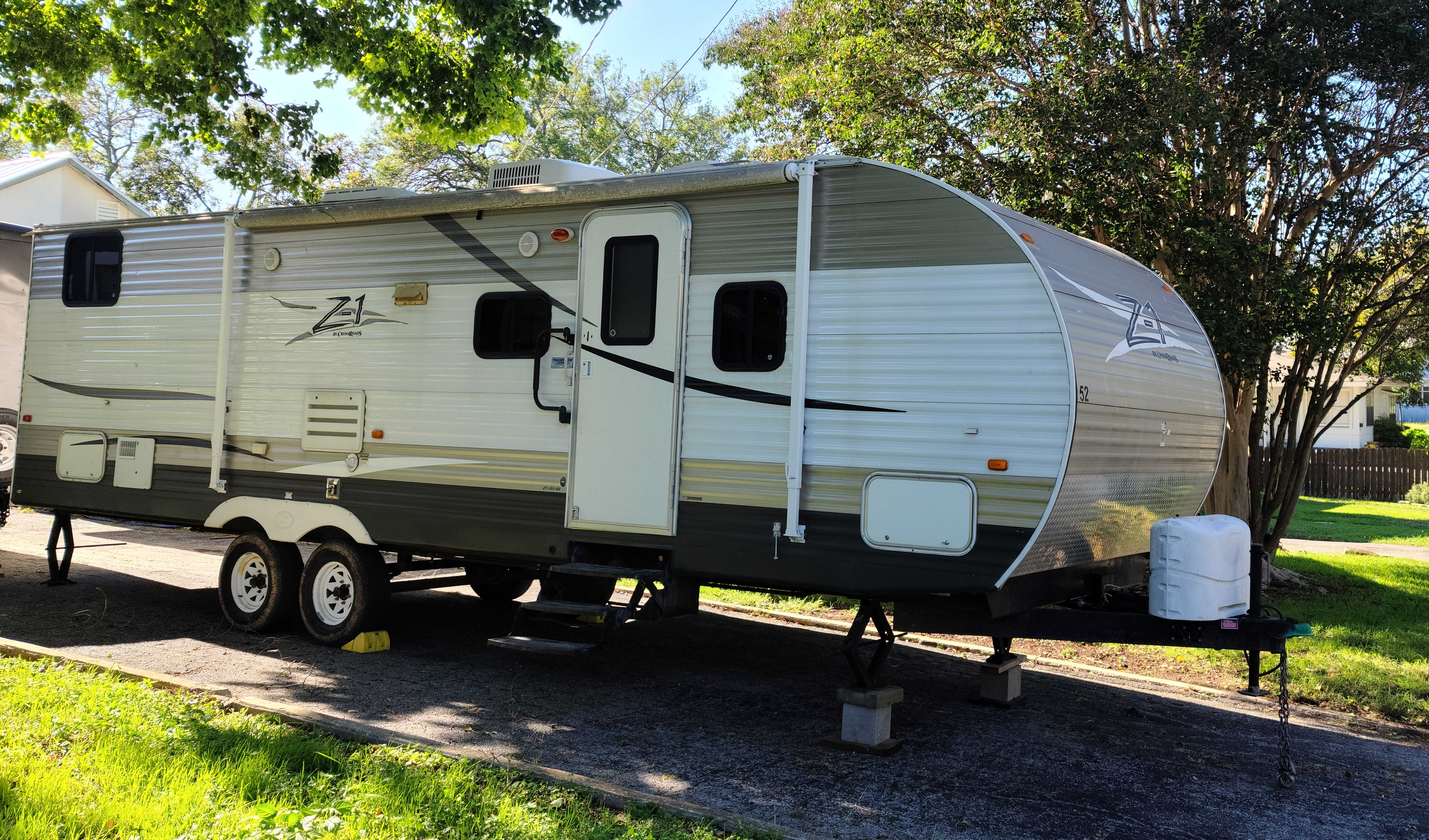 Robert's 32ft Crossroads Z-1 Bunkhouse 