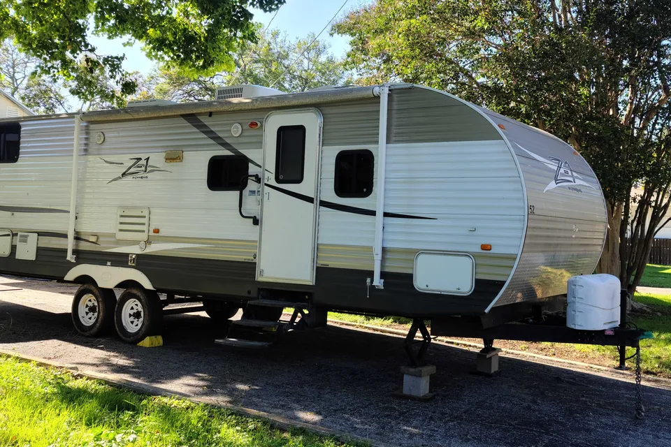 Robert's 32ft Crossroads Z-1 Bunkhouse 
