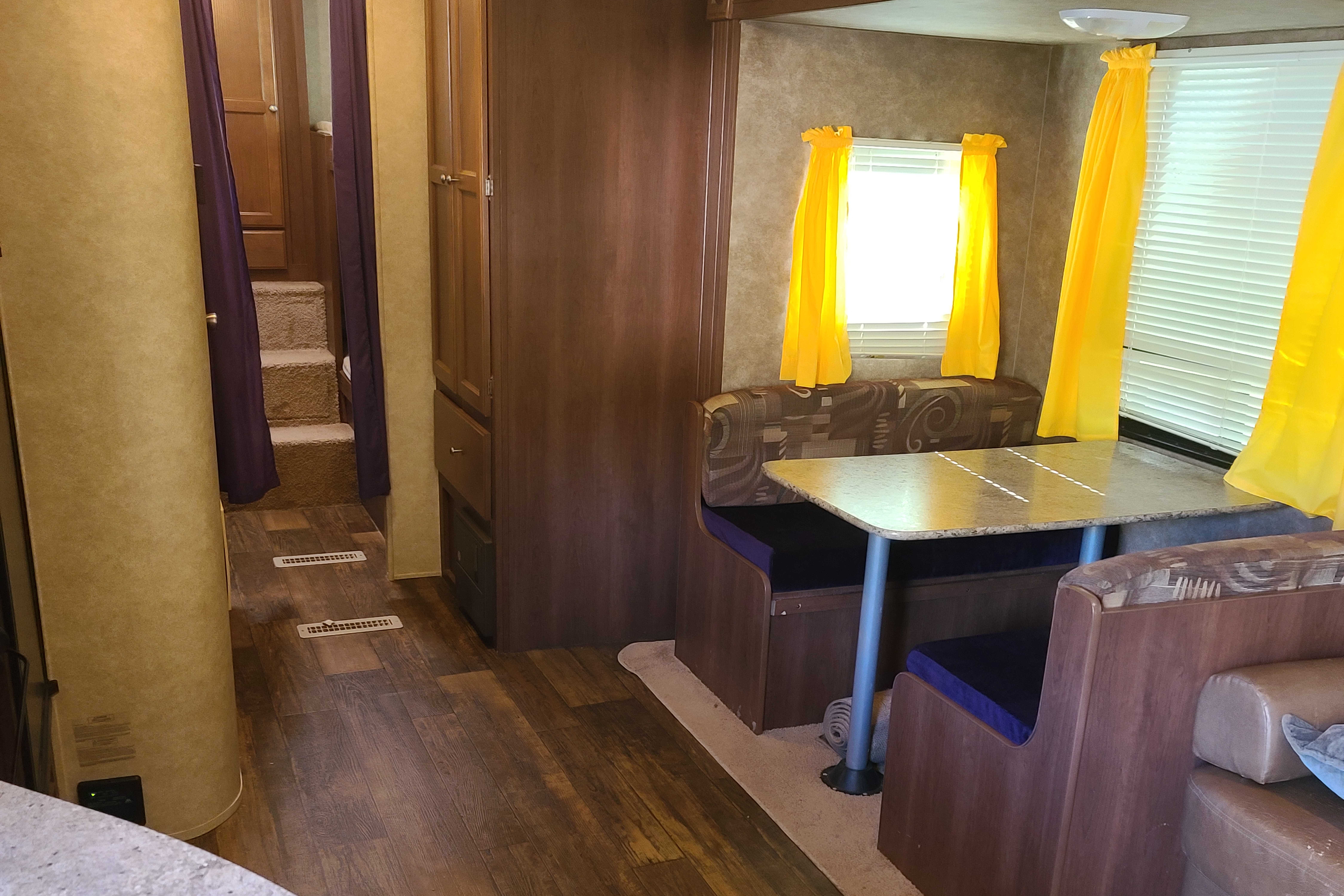 Robert's 32ft Crossroads Z-1 Bunkhouse 