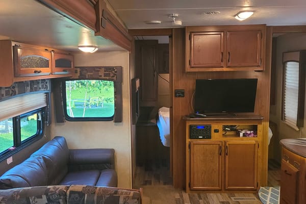 Beautiful Family Camper - DELIVERY ONLY!