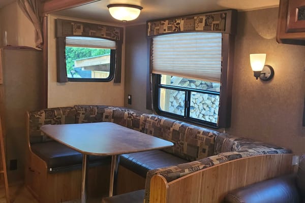 Beautiful Family Camper - DELIVERY ONLY!