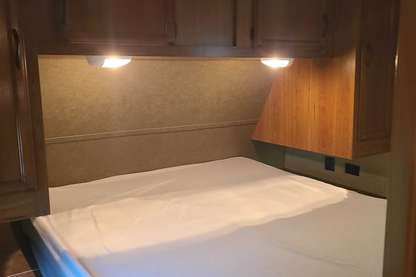 Beautiful Family Camper - DELIVERY ONLY!