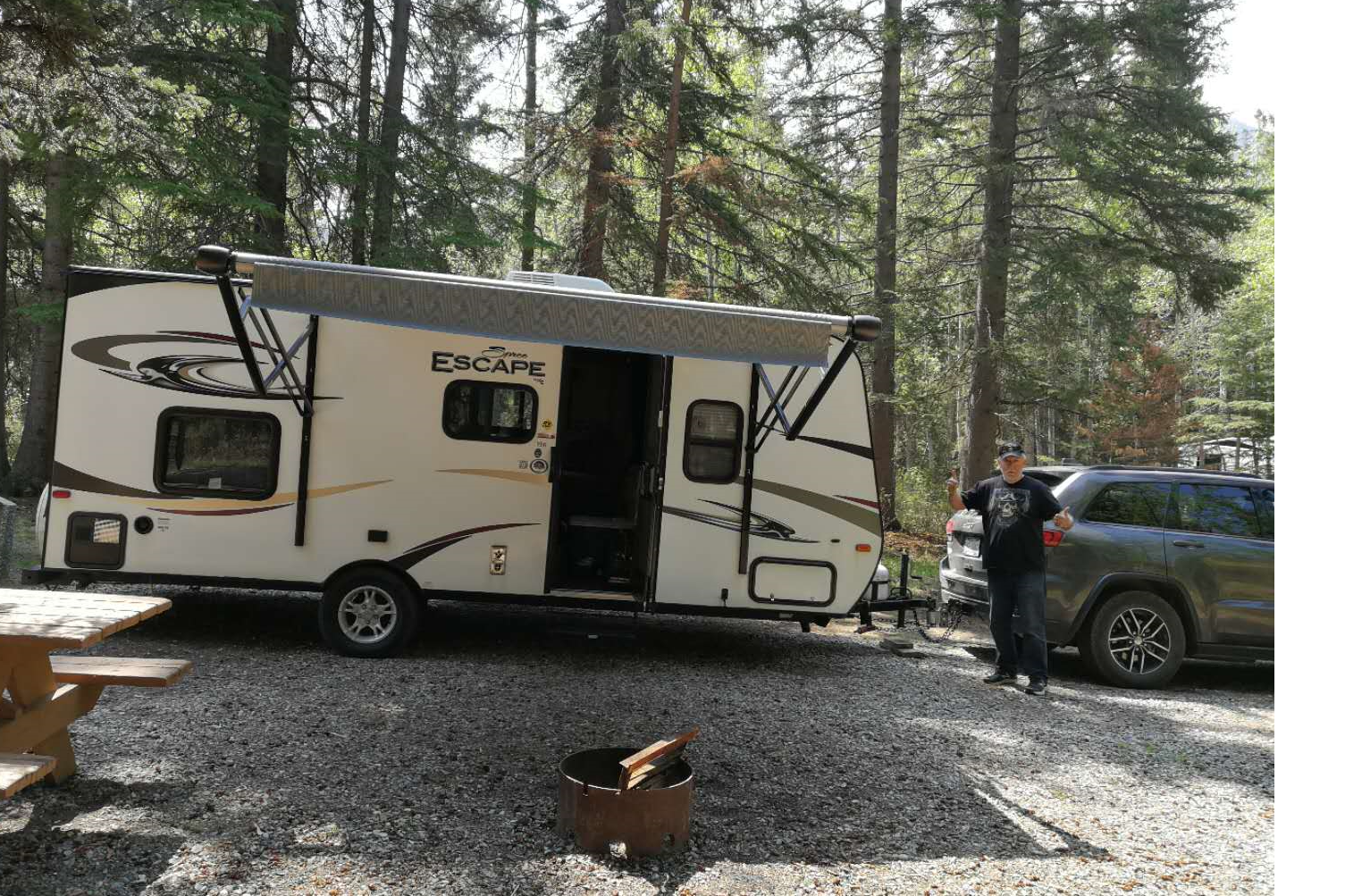 Light and super easy pulling family camping trailer