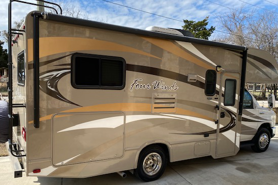 Chuck and Tammy’s Four Winds 22E Class C