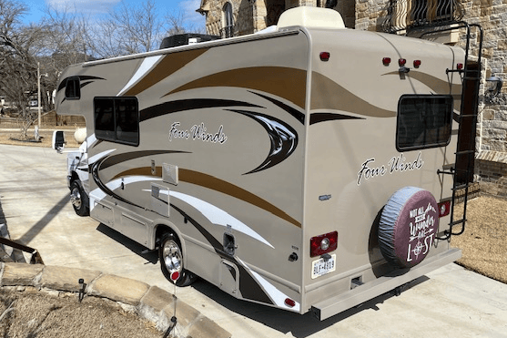 Chuck and Tammy’s Four Winds 22E Class C