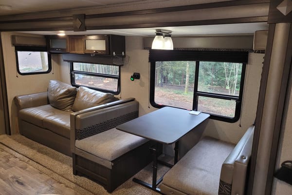 Dwayne's Keystone Springdale 270BHWE Travel Trailer