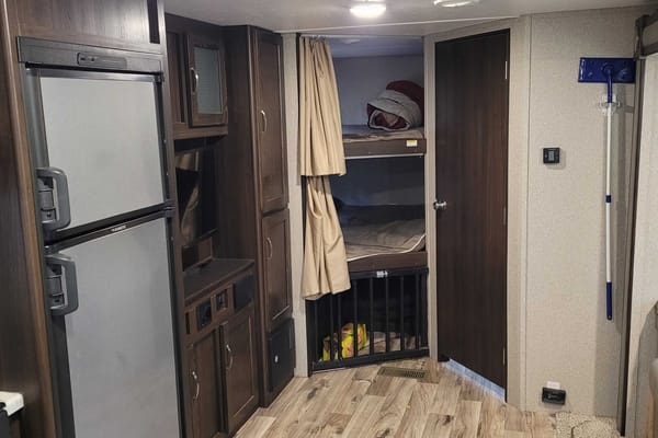 Dwayne's Keystone Springdale 270BHWE Travel Trailer