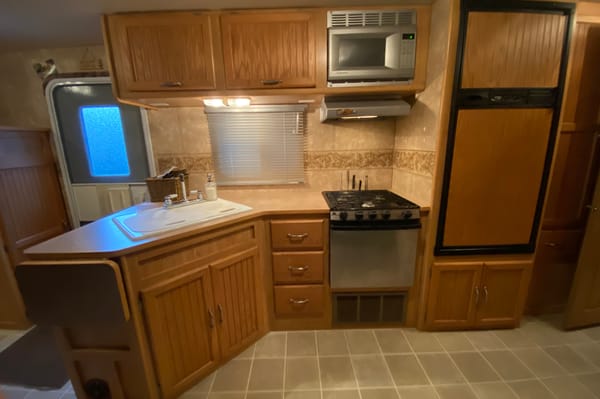 Okanagan 28 ft Bunkhouse Trailer *We only deliver!
