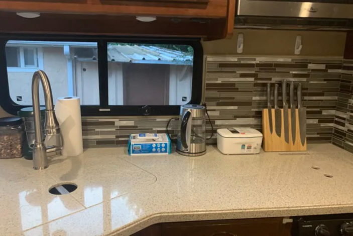 New Luxury 34" Motorhome , Fully Loaded