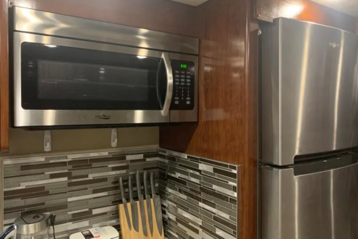New Luxury 34" Motorhome , Fully Loaded