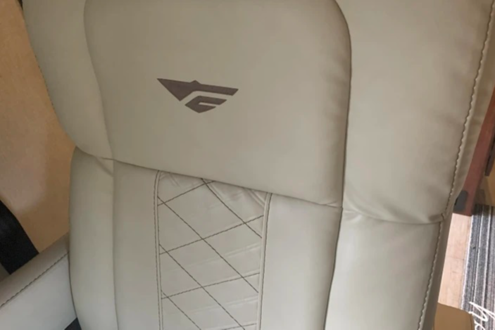 New Luxury 34" Motorhome , Fully Loaded
