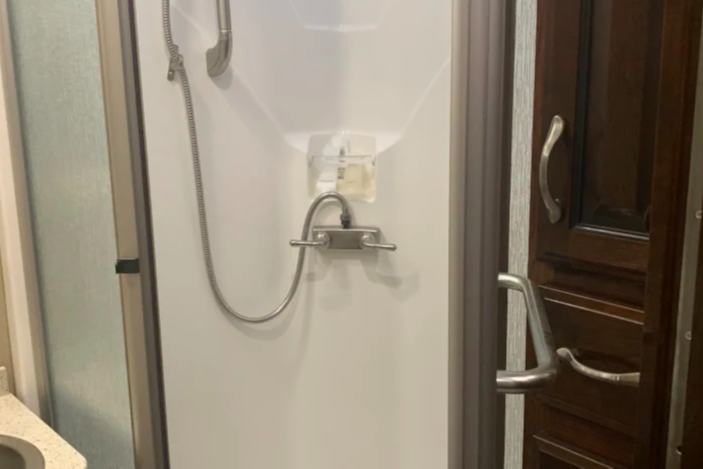 New Luxury 34" Motorhome , Fully Loaded