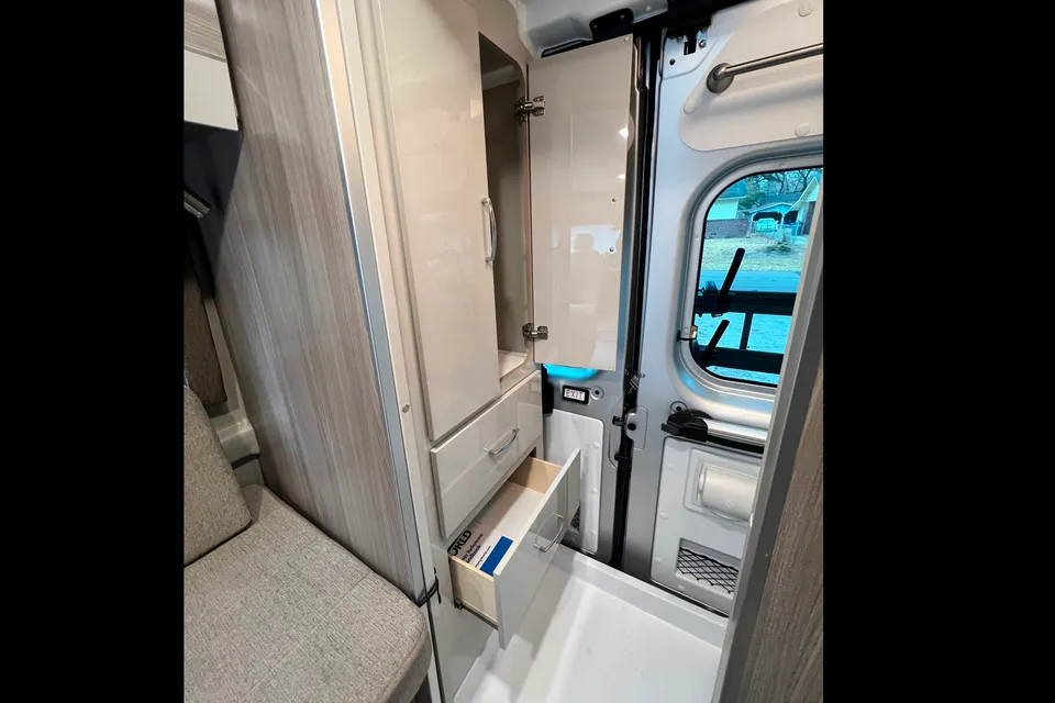 Mullet Adventure's Thor Motor Coach Sequence 20L Class B