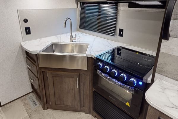Brand New Coachmen Lantern Travel Trailer