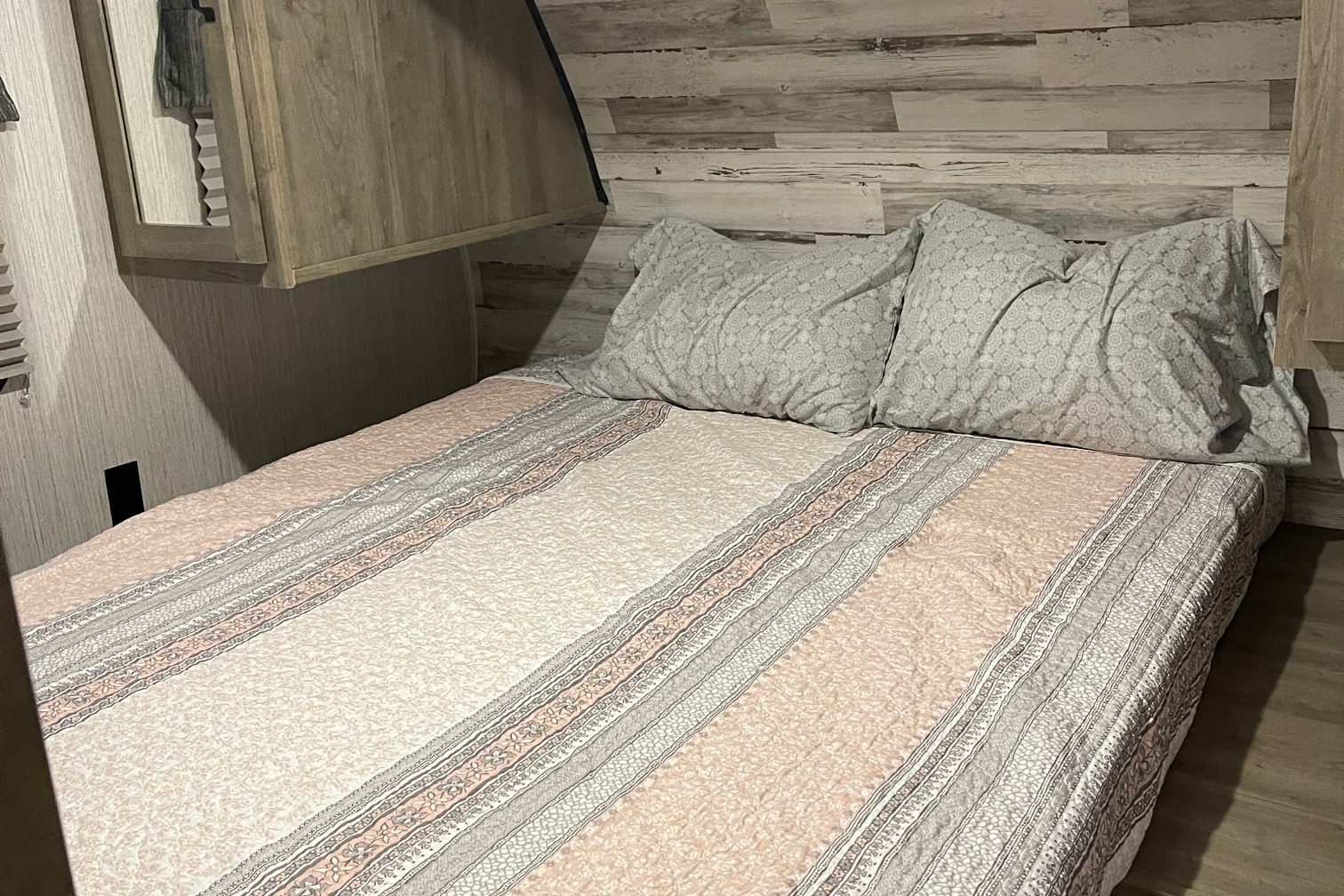 Palomino Puma XLE Lite 25BHSC Travel Trailer Sleeps 8! Has Bunks!