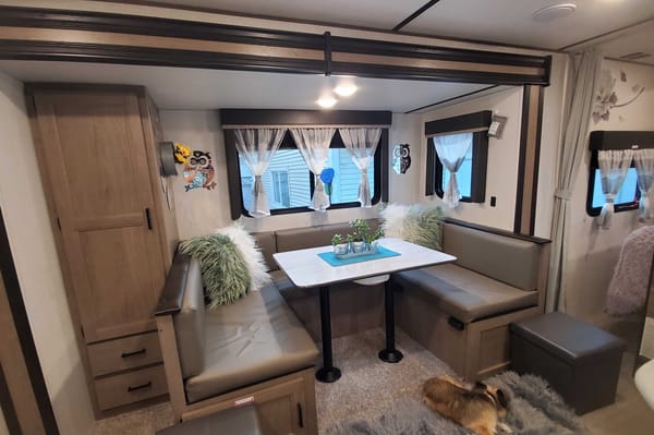 Maku's Travel Trailer - Hotel on wheels