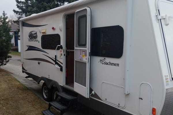 Kermit's Coachman Freedom Express Hybrid