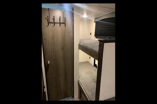 Kelsey's Viking 17BH Travel Trailer