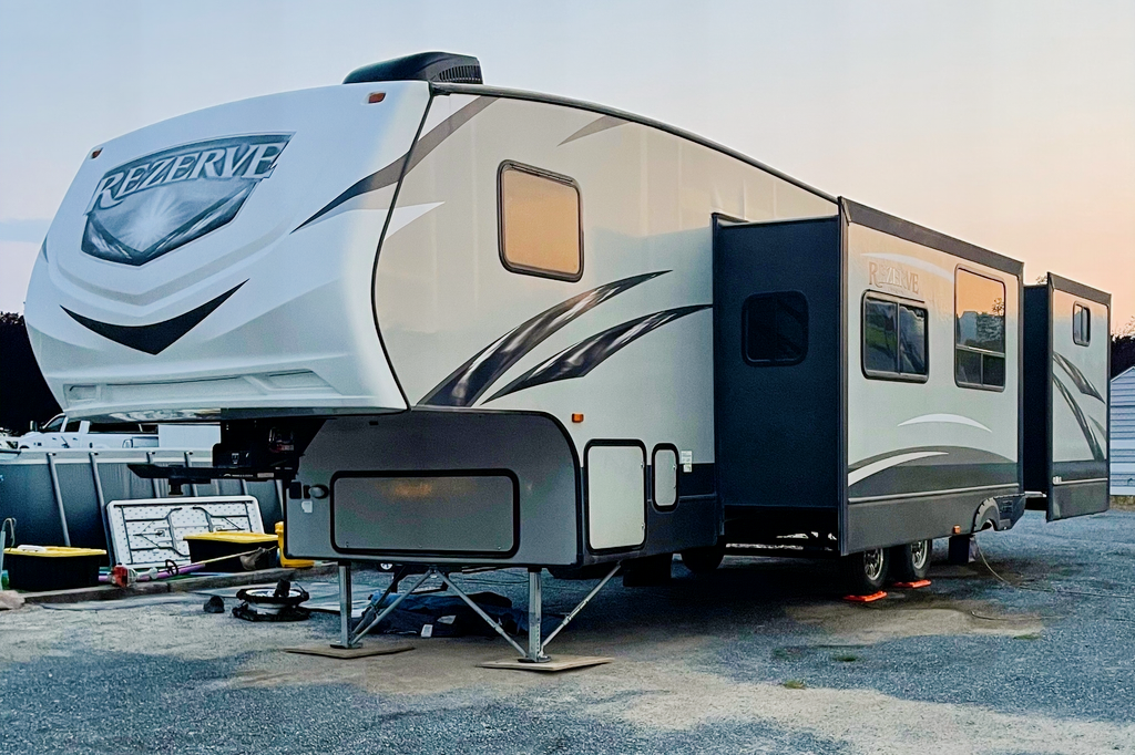Steve & Candis Rezerve Fifth Wheel Bunkhouse