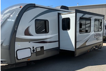 Lorah's Maple Country Crossroads Travel Trailer