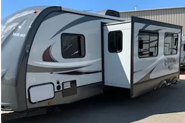 Lorah's Maple Country Crossroads Travel Trailer