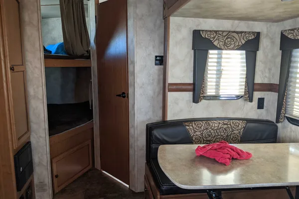 Lorah's Maple Country Crossroads Travel Trailer