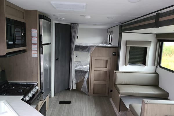 Lakeside’s Getaway *NEW* 2021 Hideout