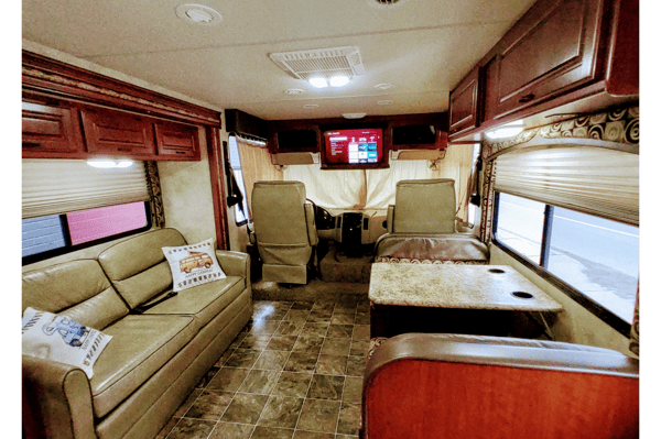 Lea's Thor Motor Coach 31G Class A