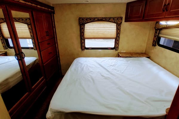 Lea's Thor Motor Coach 31G Class A