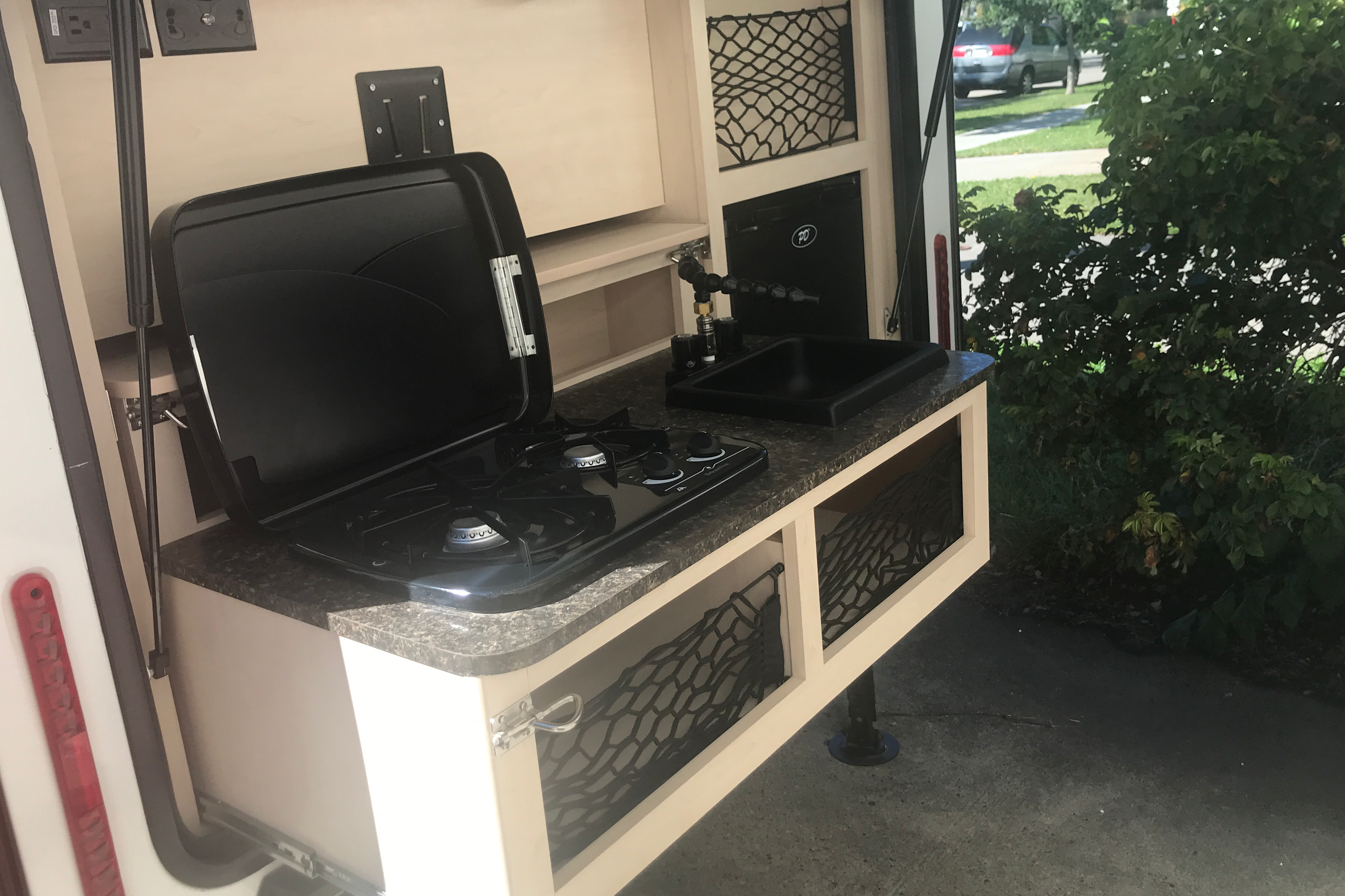 Lightweight Winnebago Minnie Drop Travel Trailer