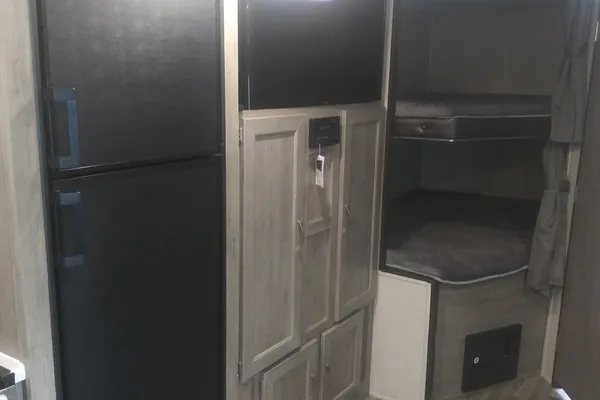 James's Palomino Puma 27 rbqc Travel Trailer