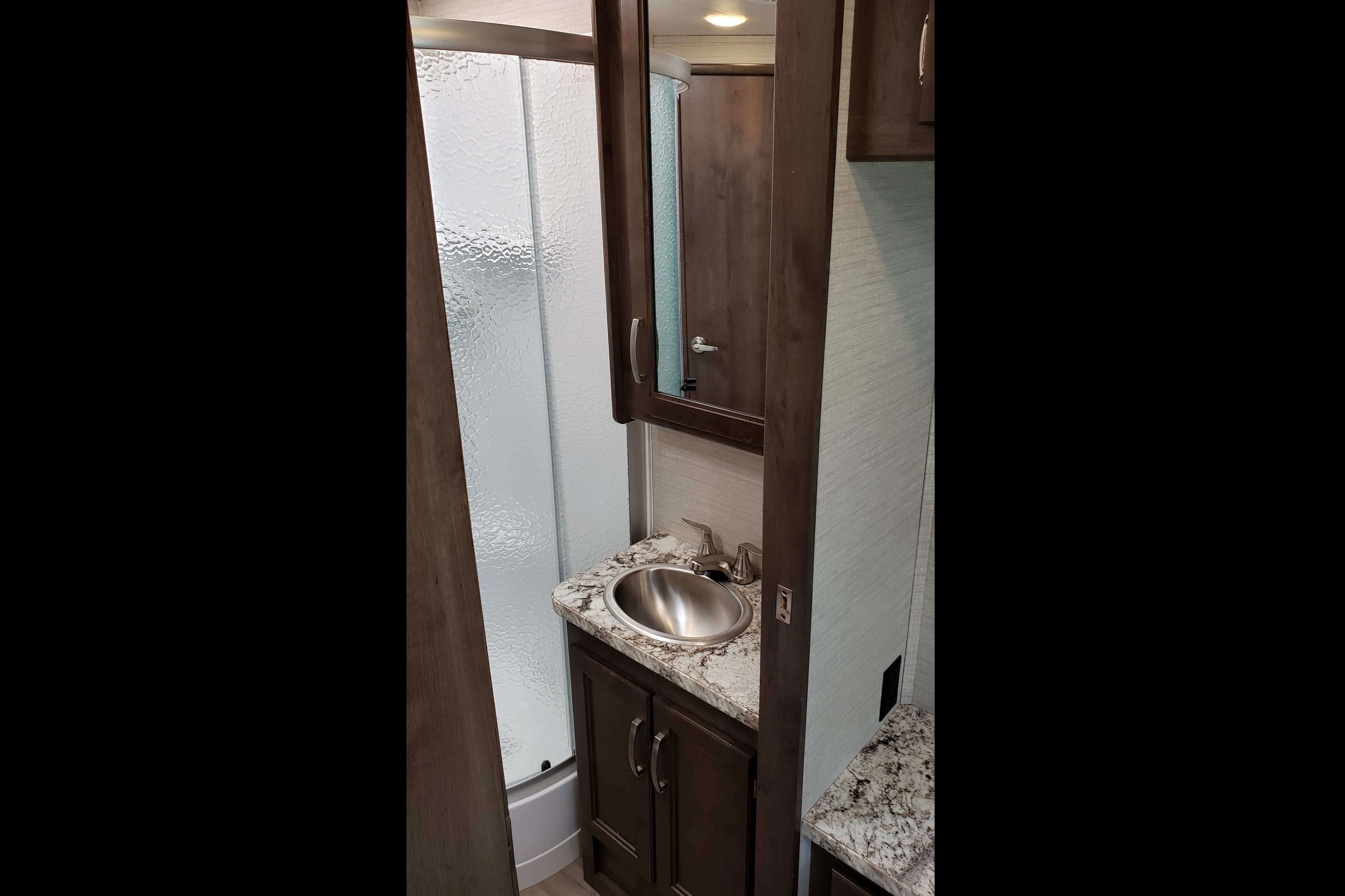 "Adventure Seeker" Sleeps Up to 10.  125 Miles Included!