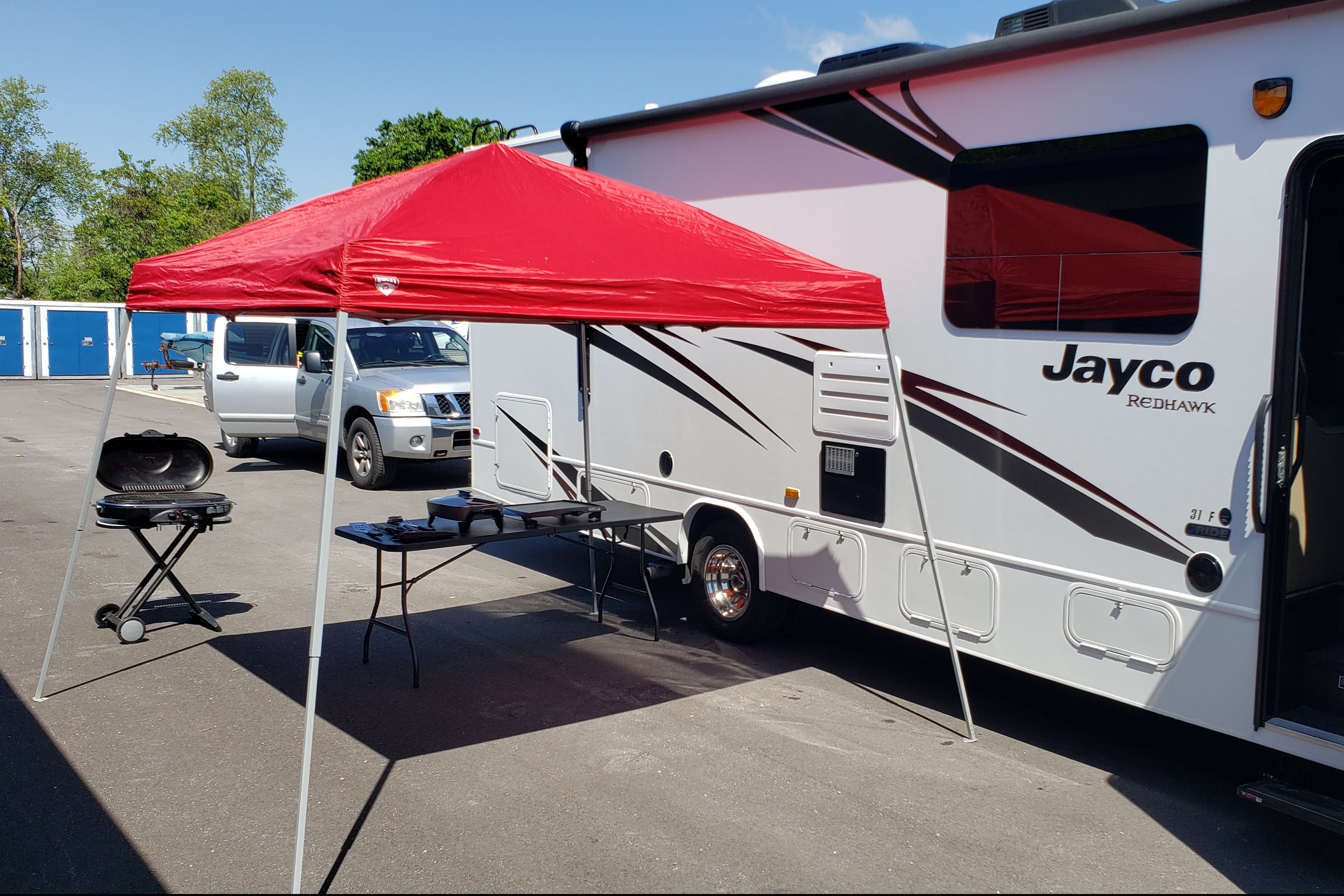 "Adventure Seeker" Sleeps Up to 10.  125 Miles Included!