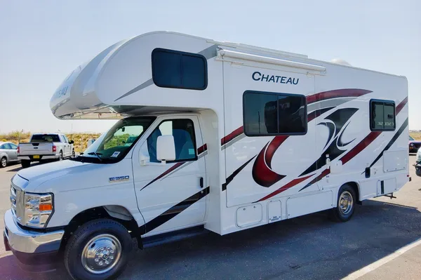 2022 Thor Chateau 25V Sleeps 7
