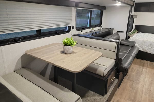 Adventure-Ready SUV Towable Trailer – Sleeps 7!