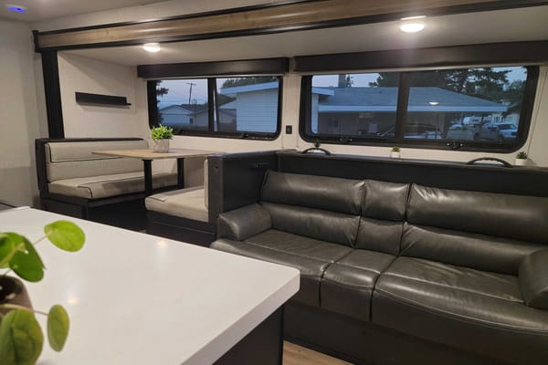 Adventure-Ready SUV Towable Trailer – Sleeps 7!