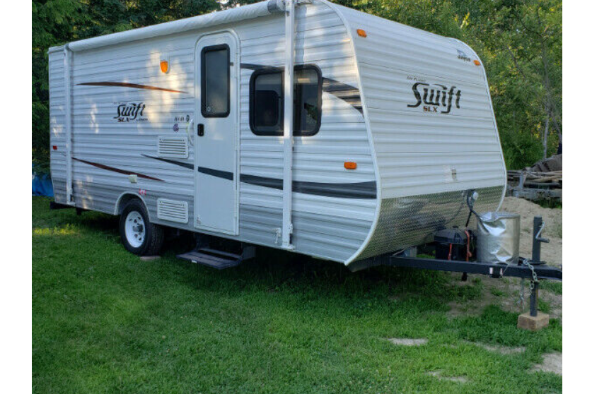 SUV & MINIVAN towable. GVWR under  3500lbs 4&7 pin. Bunk bed  Jayco Jay flight swift   Trailer
