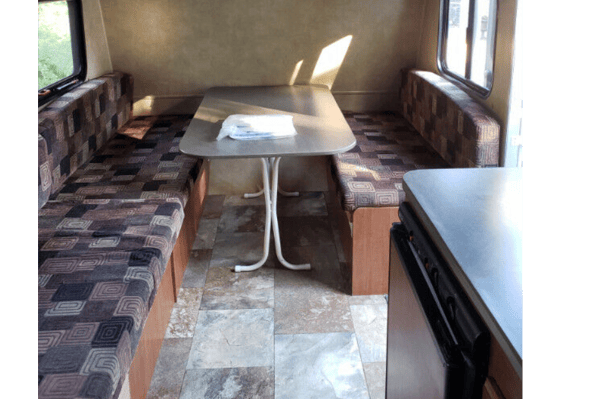 SUV & MINIVAN towable. GVWR under 3500lbs 4&7 pin. Bunk bed Jayco Jay flight swift Trailer