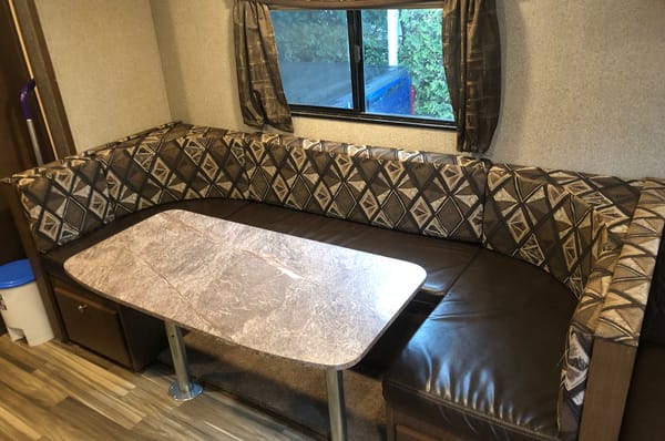 2016 Shasta Flyte 3150k Bunk Model